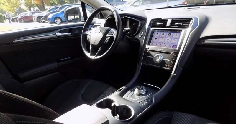 Ford Mondeo cena 104900 przebieg: 48500, rok produkcji 2019 z Szczecin małe 742